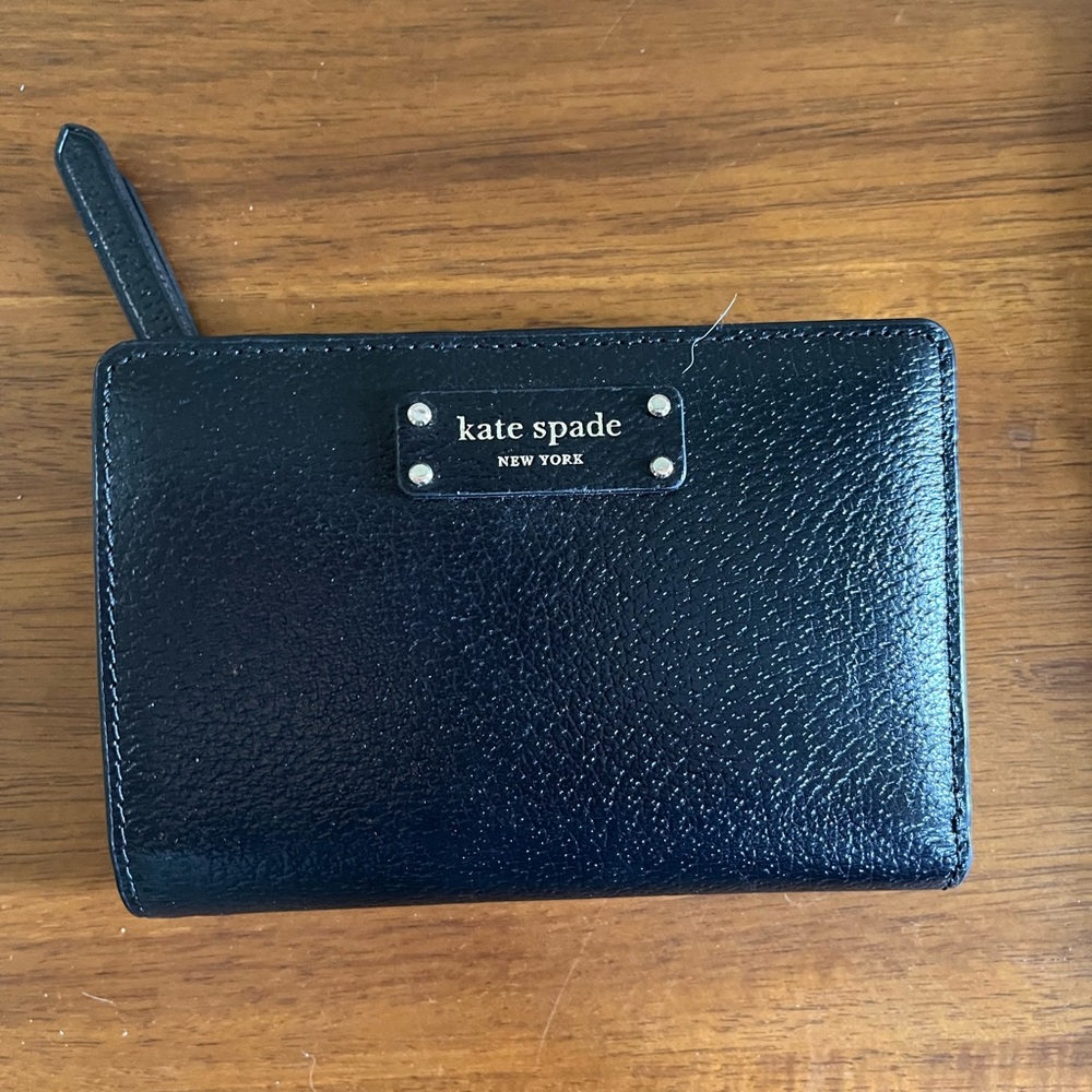 KATE SPADE WALLET: EUC